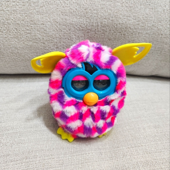 Furby Boom Pink Cubes Children Plush Interactive Toy - Picture 1 of 2